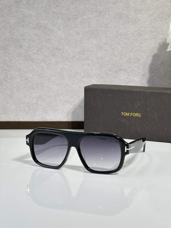 Picture of Tom Ford Sunglasses _SKUfw77361728fw